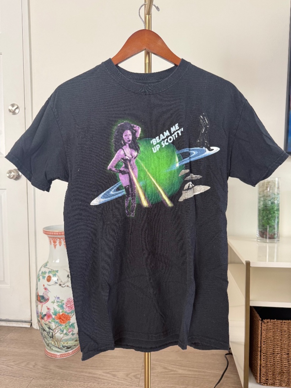 Nicki Minaj "Beam Me Up Scotty" Tour T-Shirt Size Medium